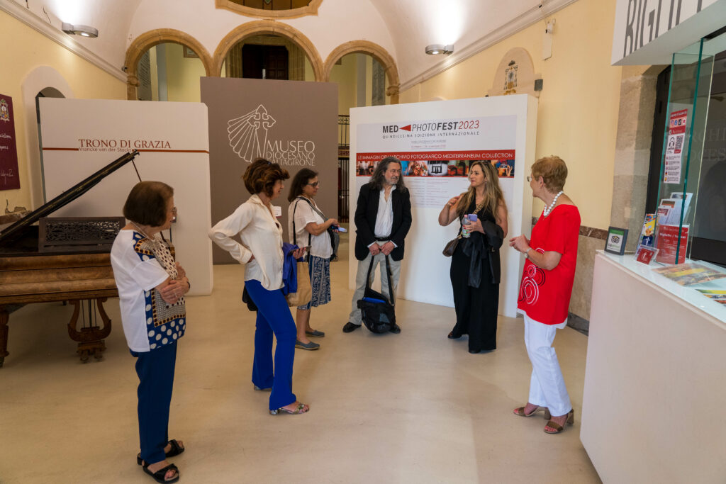 Mostre Caltagirone Museo Diocesano : Presentazione e inaugurazione delle mostre: Sonia Loren e Roberto Fernández Ibáñez