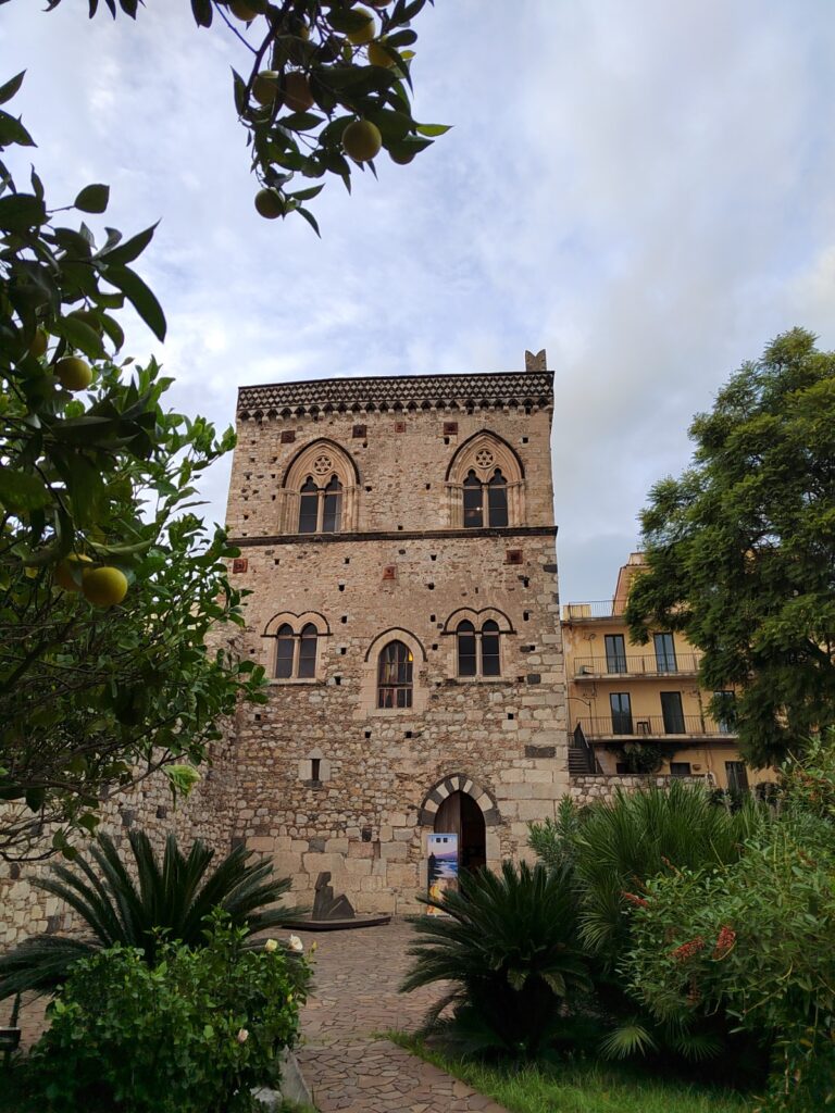 Presentazione e inaugurazione delle mostre di Sonia Loren e Rosario Vicino e della mostra Mediterraneum Collection